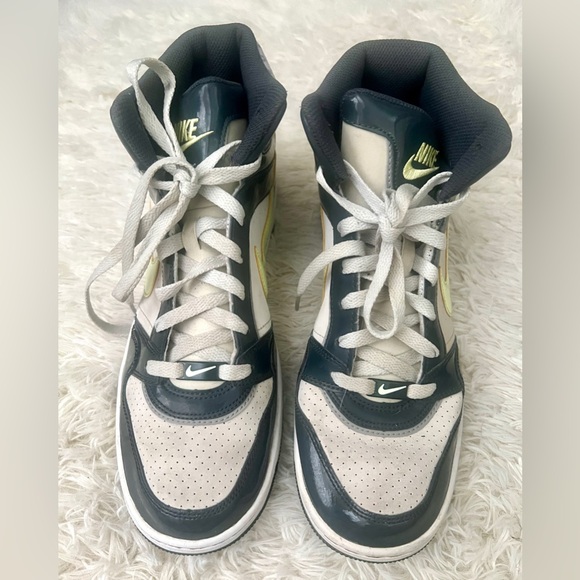 Nike Prestige 3 Skinny High Premium! Sz 11! Get yer kicks! - Picture 2 of 6